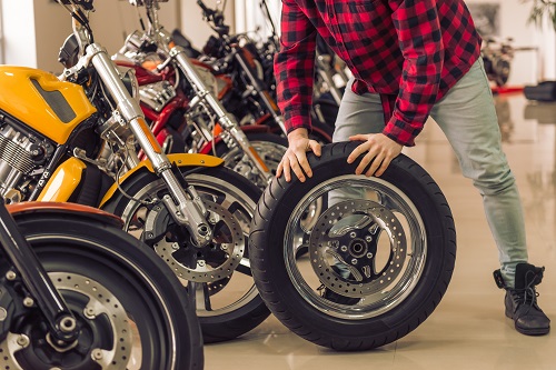 magasin de pièces moto